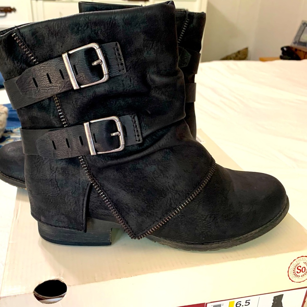 Ladies SO ankle boots. 6.5